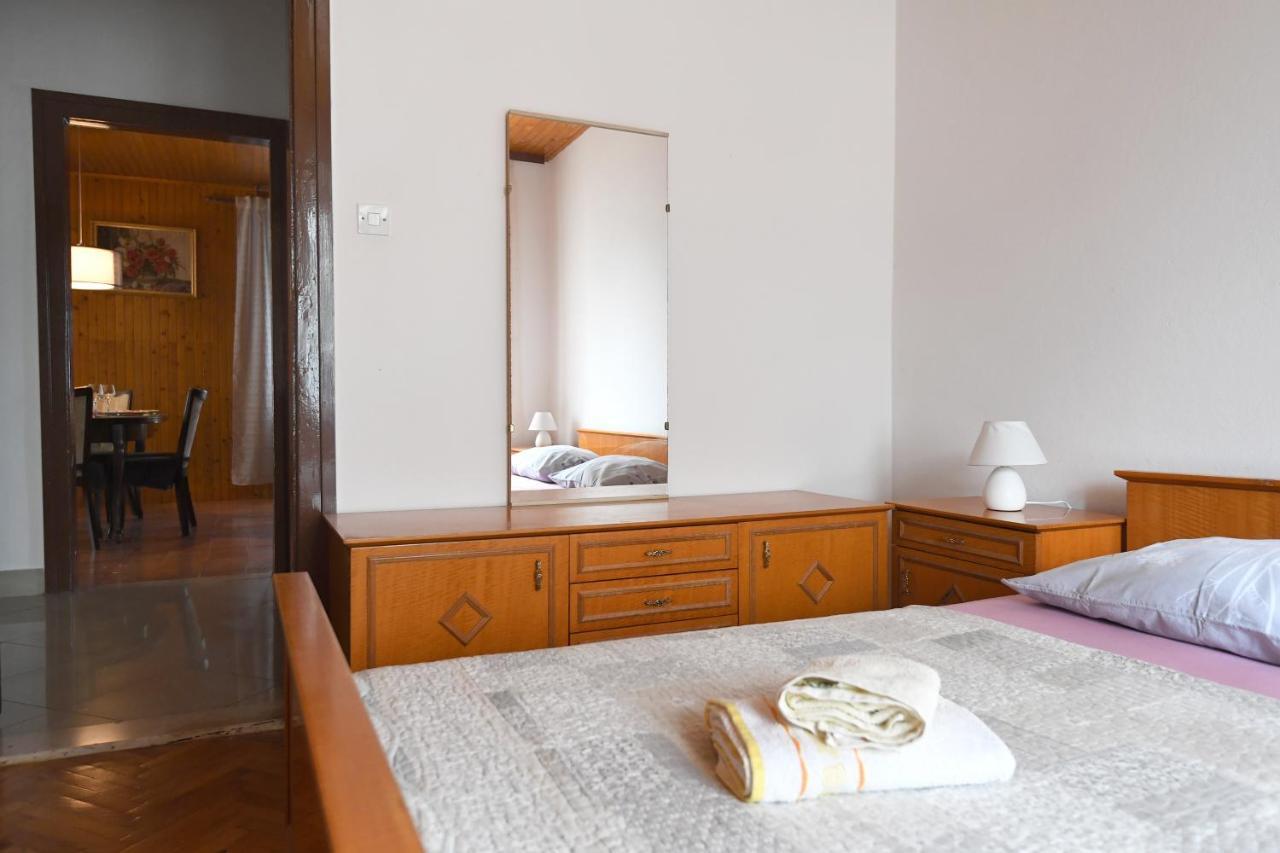 Apartmani Erna Pasman Exterior photo