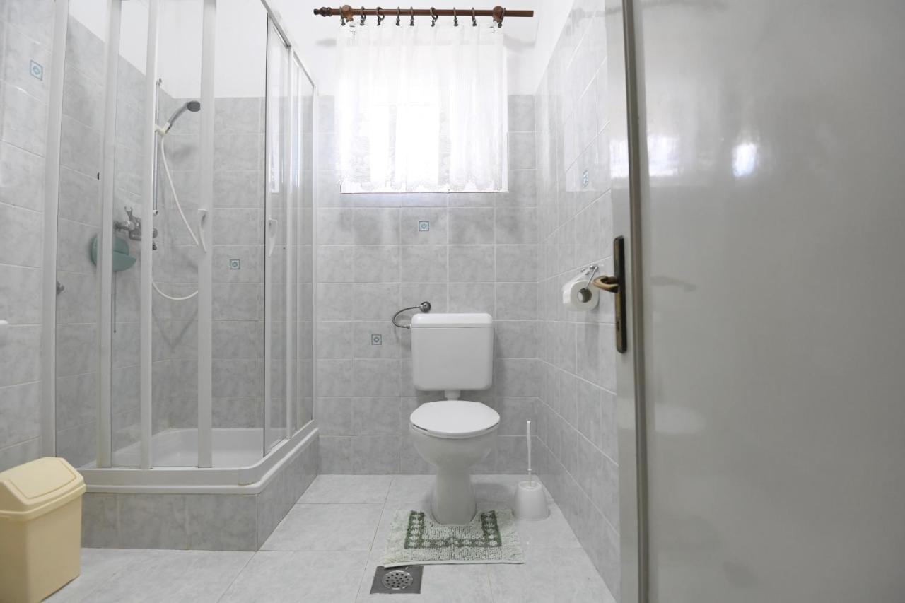 Apartmani Erna Pasman Exterior photo