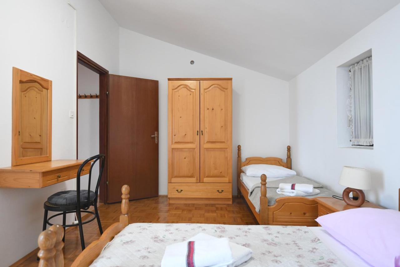 Apartmani Erna Pasman Exterior photo