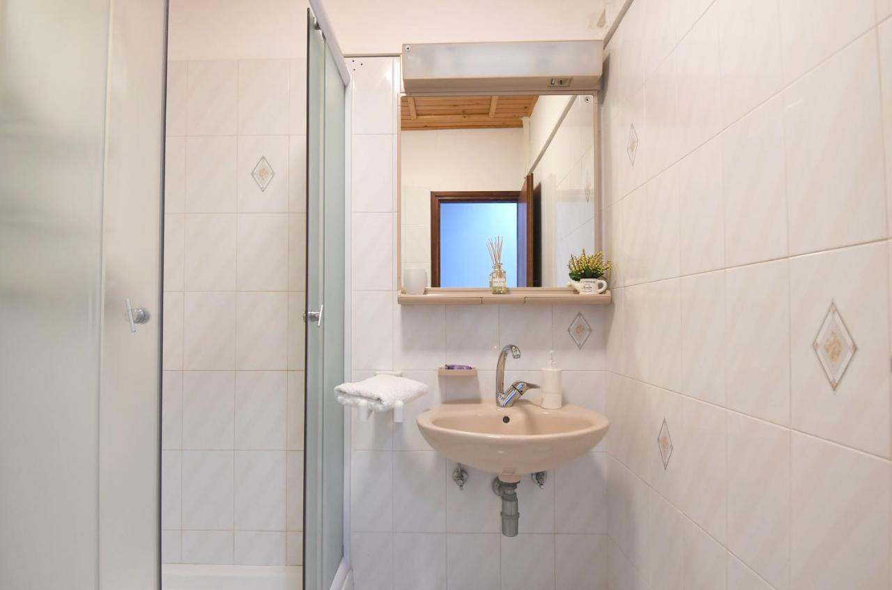 Apartmani Erna Pasman Exterior photo