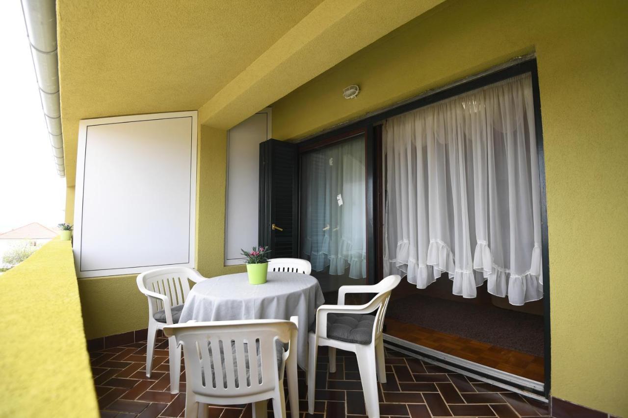 Apartmani Erna Pasman Exterior photo